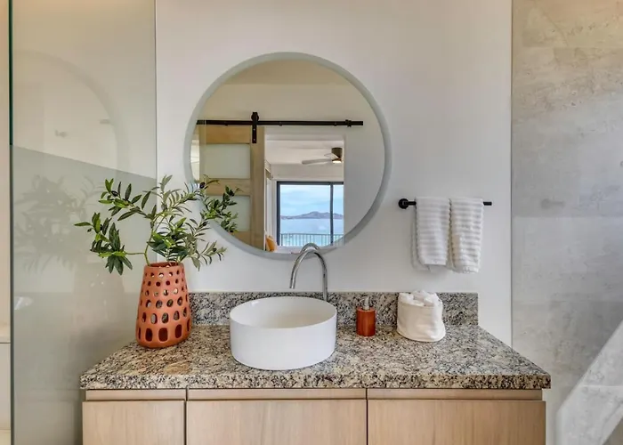 Luxury Unique Oceanfront Penthouse *